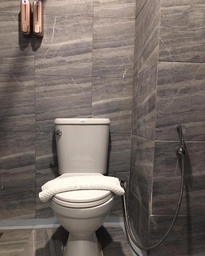 43 Home Банкок Екстериор снимка